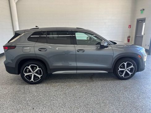 New 2026 Volkswagen Tiguan SE FWD image 6