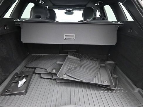 Used 2022 Volvo XC60 B6 R-Design w/ Protection Package Premier image 30