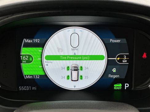 Used 2019 Chevrolet Bolt Premier w/ Infotainment Package image 24