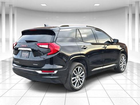 Used 2024 GMC Terrain Denali w/ Denali Premium Package image 3