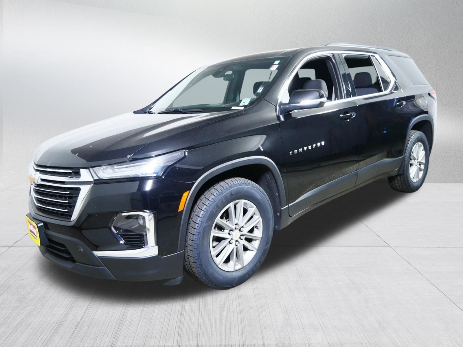 Used 2023 Chevrolet Traverse LT AWD/4WD image 3