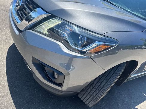 Used 2019 Nissan Pathfinder Platinum AWD/4WD image 33