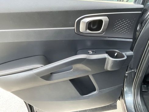 Used 2024 Kia Sorento S image 23