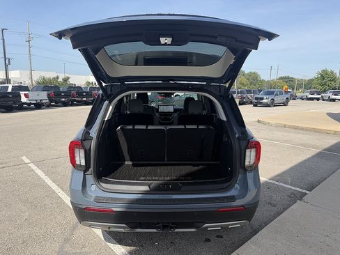 Used 2025 Ford Explorer Active w/ Active Comfort Package AWD/4WD image 5
