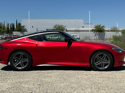 Used 2023 Nissan Z w/ Floor Mat Package RWD image 7