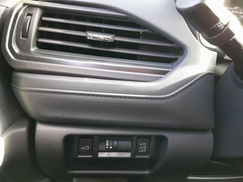 Used 2026 Subaru Forester Premium AWD/4WD image 11