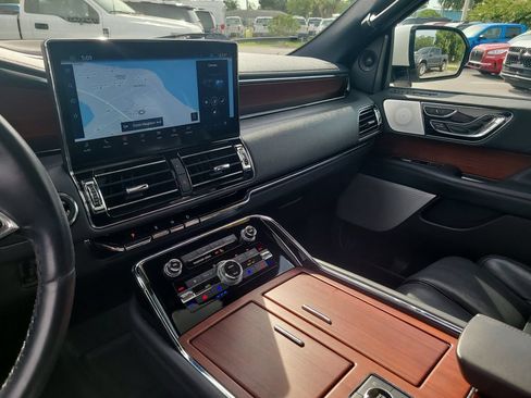Certified 2023 Lincoln Navigator L Reserve AWD/4WD image 21