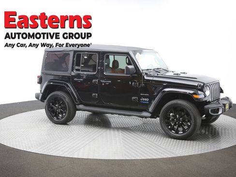 Used 2021 Jeep Wrangler Unlimited Sahara w/ Cold Weather Group AWD/4WD image 48