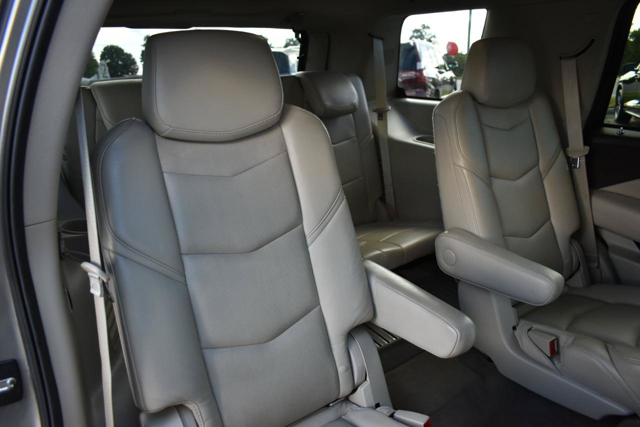 Used 2017 Cadillac Escalade Premium Luxury AWD/4WD image 31