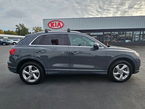 Used 2020 Audi Q3 2.0T Premium image 2