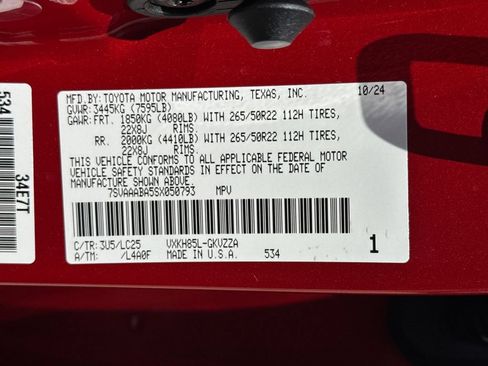 Used 2025 Toyota Sequoia Capstone AWD/4WD image 51