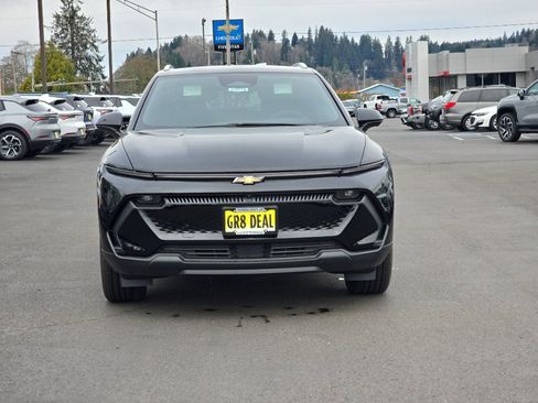 New 2026 Chevrolet Equinox EV LT image 3