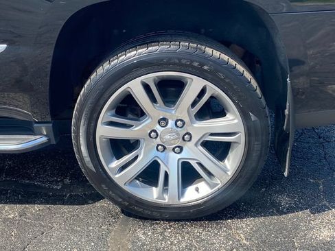 Used 2017 Cadillac Escalade Luxury AWD/4WD image 18