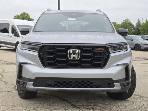 New 2025 Honda Pilot TrailSport image 15