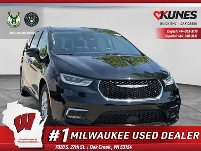 Used 2024 Chrysler Pacifica Touring-L