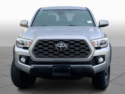 Used 2021 Toyota Tacoma TRD Off-Road w/ Technology Package image 4