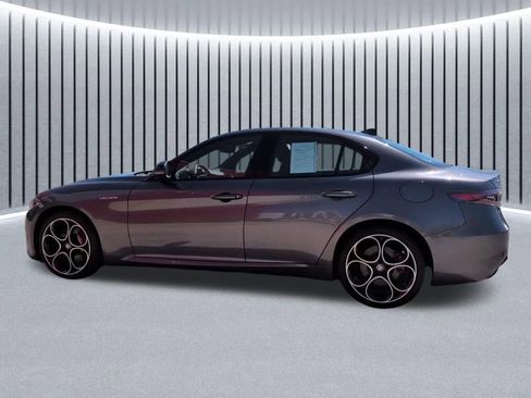 Used 2024 Alfa Romeo Giulia Veloce AWD/4WD image 14