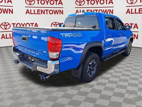 Used 2020 Toyota Tacoma TRD Off-Road AWD/4WD image 7