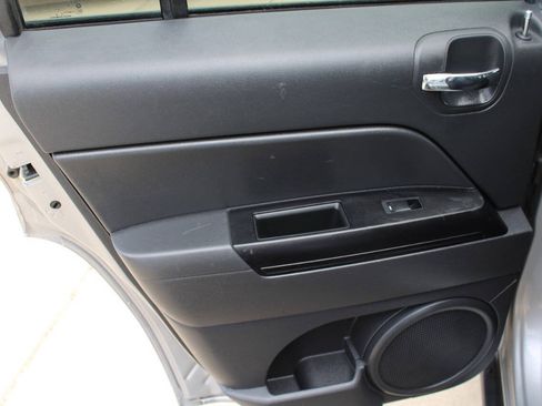 Used 2017 Jeep Patriot Latitude FWD image 15