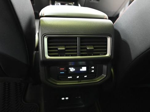Used 2024 Volkswagen Atlas Peak Edition SEL AWD/4WD image 35