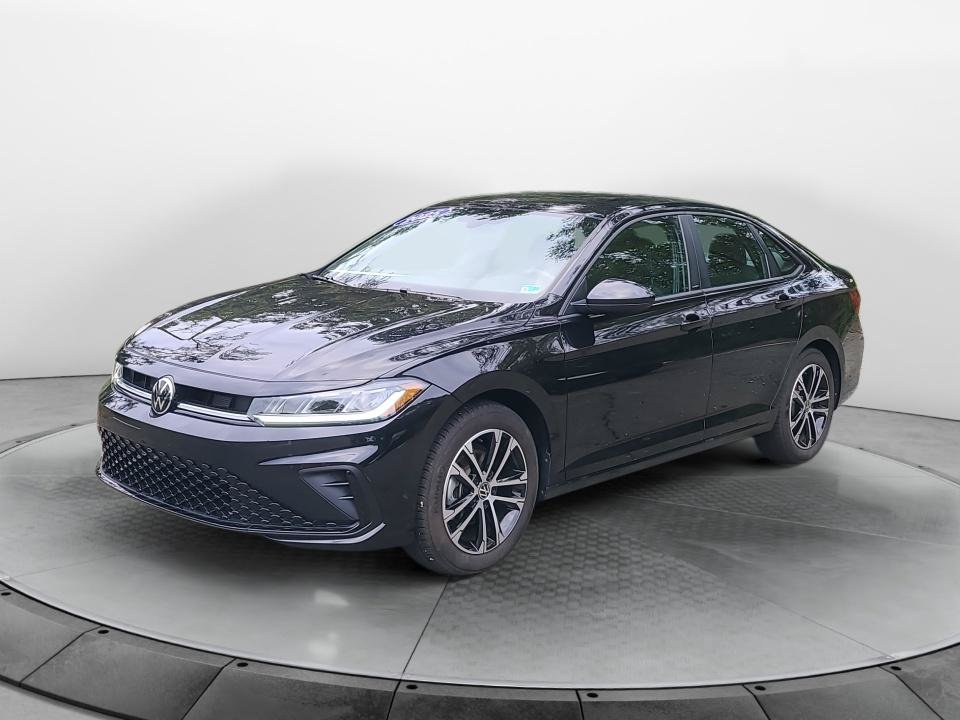 Used 2025 Volkswagen Jetta Sport FWD image 3