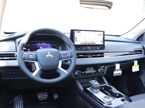 New 2026 Mitsubishi Outlander SEL AWD/4WD image 3