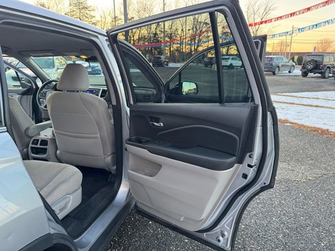 Used 2019 Honda Pilot LX image 16