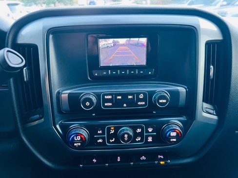 Used 2015 Chevrolet Silverado 2500 LT w/ LT Fleet Convenience Package AWD/4WD image 18