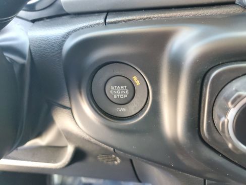 Used 2023 Jeep Gladiator Sport image 21