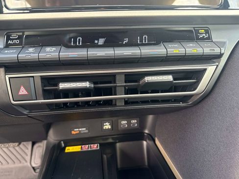 Used 2025 Toyota Camry LE image 23