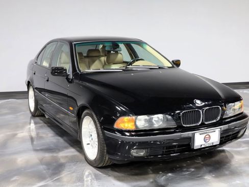 Used 2000 BMW 528i Sedan image 1