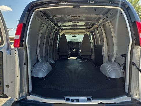 New 2025 Chevrolet Express 3500 w/ Driver Convenience Package image 12