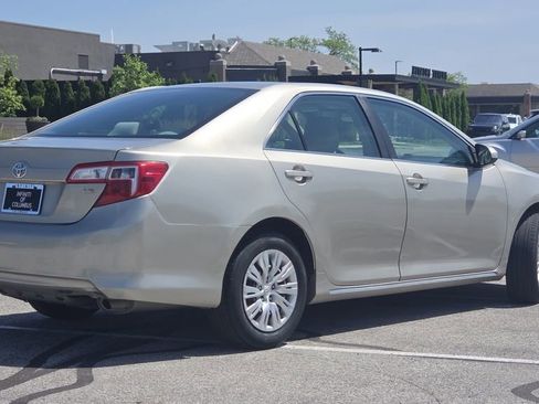Used 2013 Toyota Camry LE FWD image 8