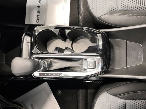 Used 2025 Chevrolet Trax LT w/ LT Convenience Package image 26