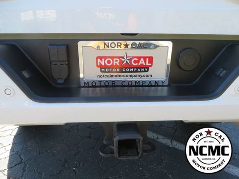 Used 2025 GMC Sierra 2500 AT4 AWD/4WD image 13