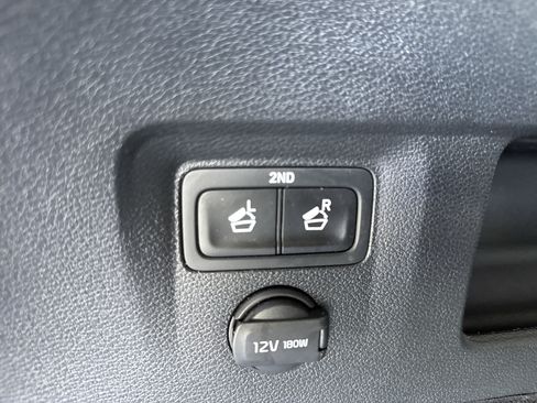 Used 2022 Kia Telluride S FWD image 35