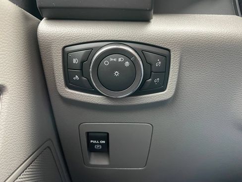 Used 2018 Ford F150 XL w/ Equipment Group 101A Mid AWD/4WD image 38