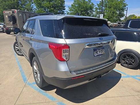 Used 2024 Ford Explorer XLT w/ Equipment Group 202A AWD/4WD image 4