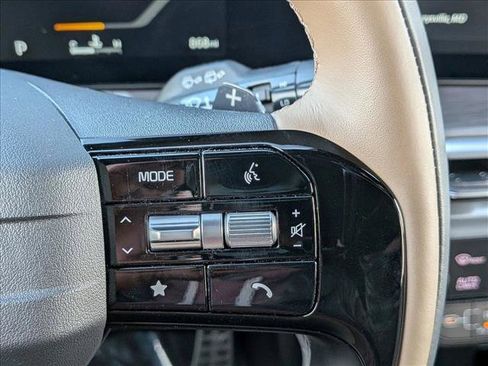 Used 2026 Kia Sorento SX Prestige w/ Olive Brown Leather Package image 17