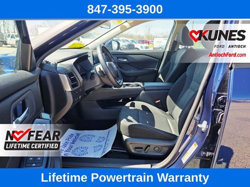 Used 2025 Nissan Rogue SV image 15