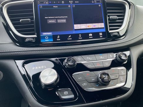 New 2026 Chrysler Pacifica Select image 32