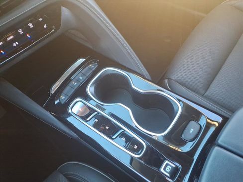 Certified 2023 Buick Envision Essence image 25