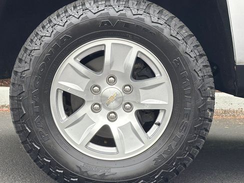 Used 2018 Chevrolet Silverado 1500 LT AWD/4WD image 24