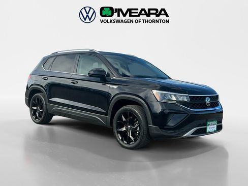 Used 2022 Volkswagen Taos SE w/ Panoramic Sunroof Package image 7