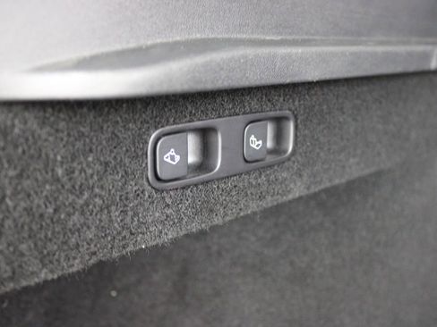 Used 2023 Tesla Model Y Performance image 26