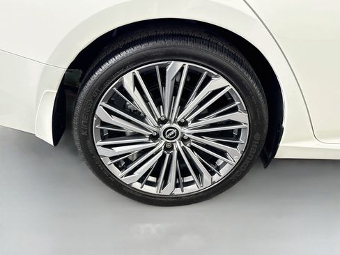 Used 2024 Nissan Altima 2.5 SL FWD image 33