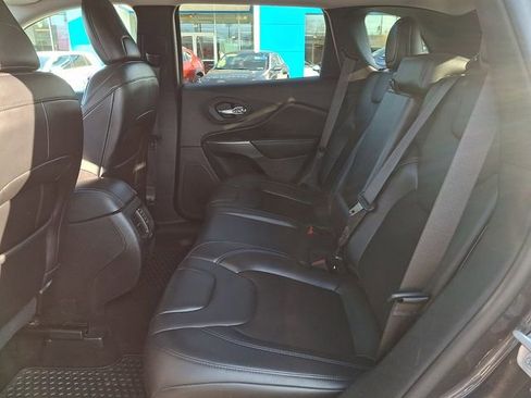 Used 2020 Jeep Cherokee Latitude Plus w/ Cold Weather Group image 10