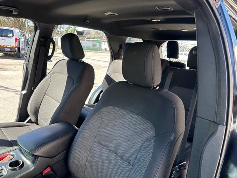Used 2018 Ford Explorer XLT image 27