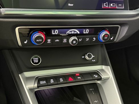 Certified 2025 Audi Q3 2.0T Premium w/ Convenience Package image 21