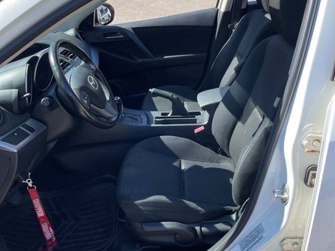 Used 2012 MAZDA MAZDA3 i Touring FWD image 4